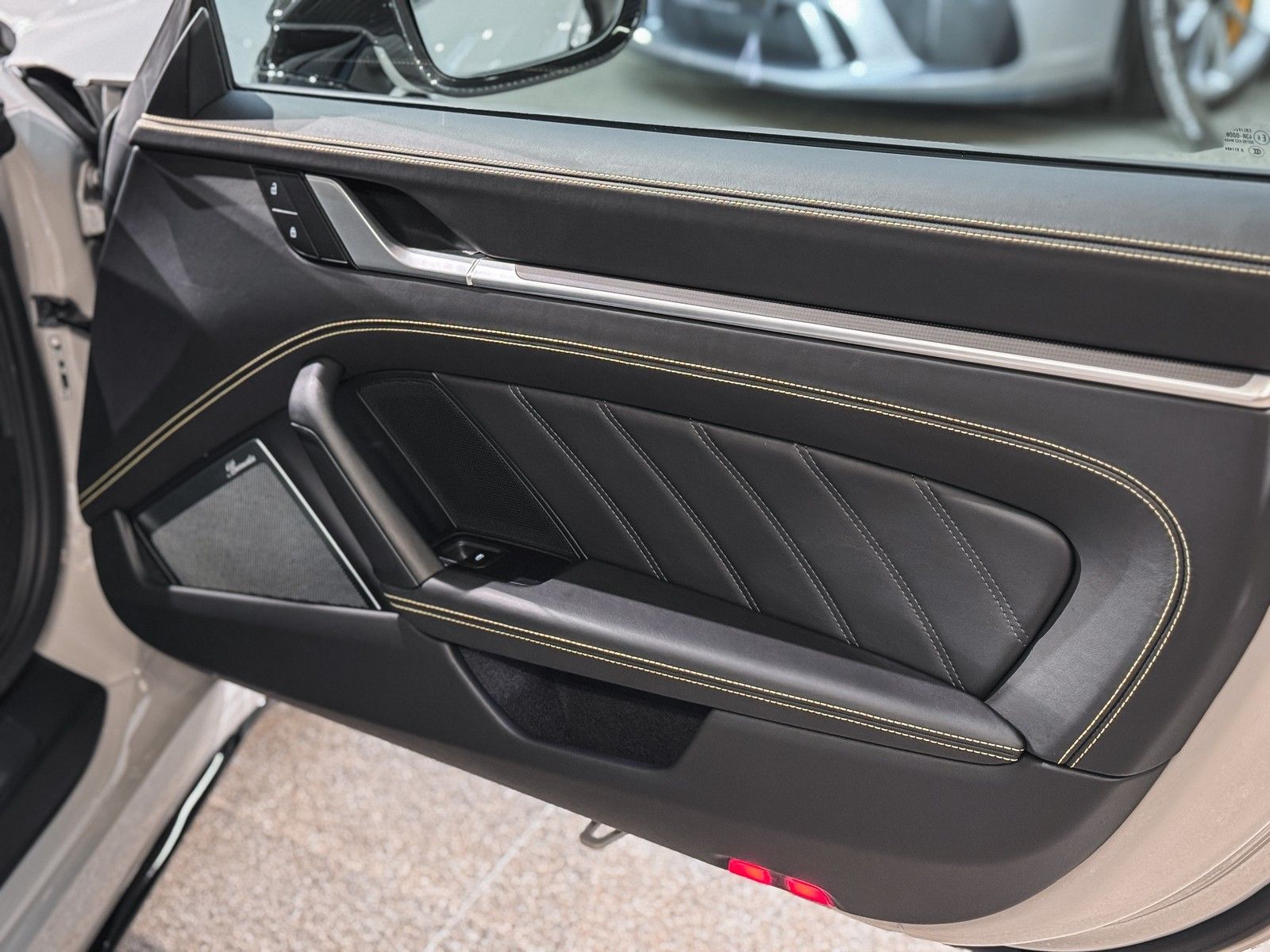 Porsche 911 Turbo S Cabrio AeroKit+Burmester+Carbon
