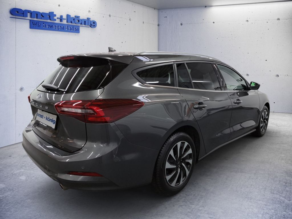 Ford Focus Turnier 1.5 Aut. TITANIUM NAVI RFK LED SHZ