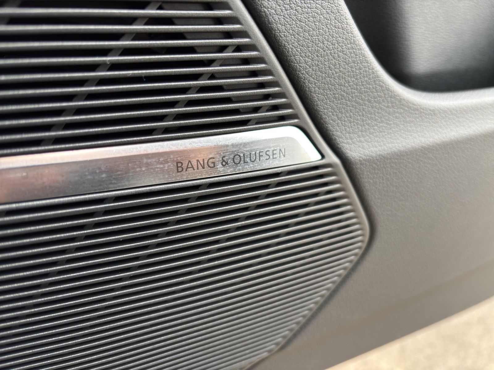 Audi RS Q8*PANO*AHK*HD-MATRIX*B&O*RS-AGA*HUD*23ZOLL