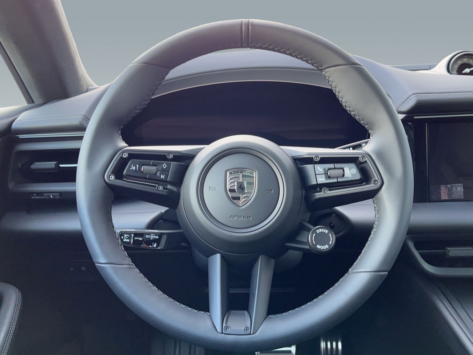 Porsche Macan Turbo - Samsaru's Car Outlet