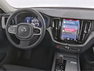 Volvo XC60 B5 Benzin AWD Ultra Dark 21'' AHK Luft 360