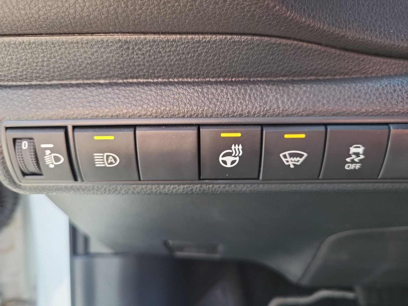 Toyota Corolla 1.8 Hybrid Business - Samsaru's Car Outlet