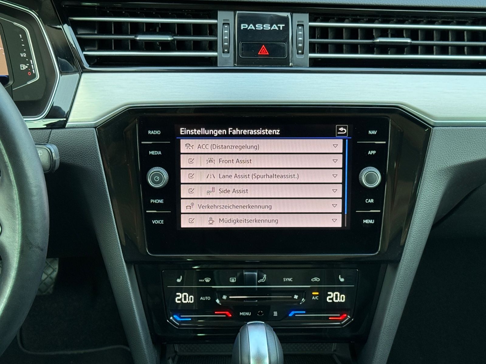 Volkswagen Passat Variant 2.0 TSI R-Line - Samsaru's Car Outlet