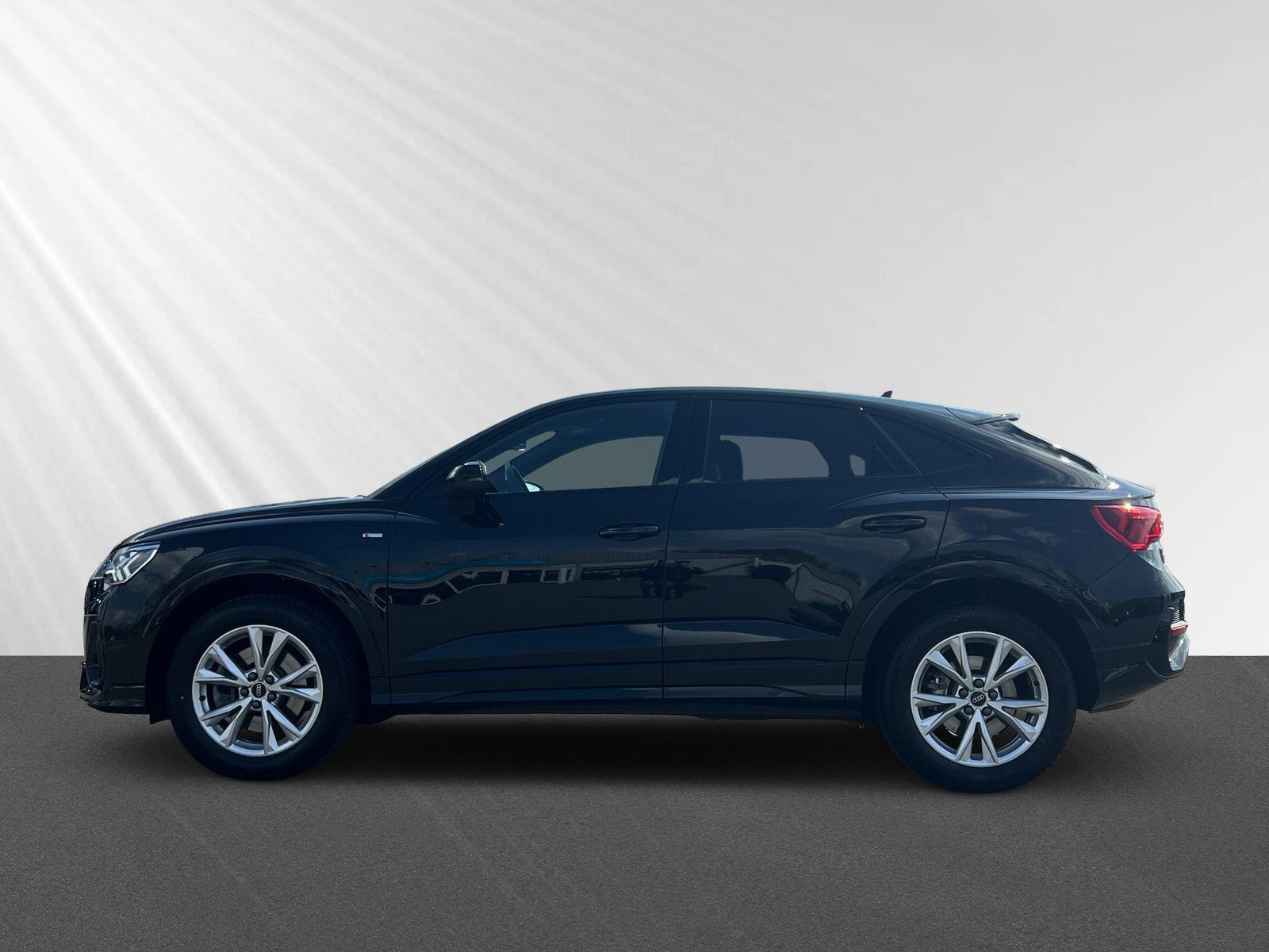 Audi Q3 Sportback S line 45TFSI quattro - Samsaru's Car Outlet