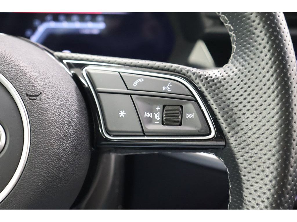 Audi A3 Sportback 30 TFSI S-line S-tronic,Navi,LED,PD