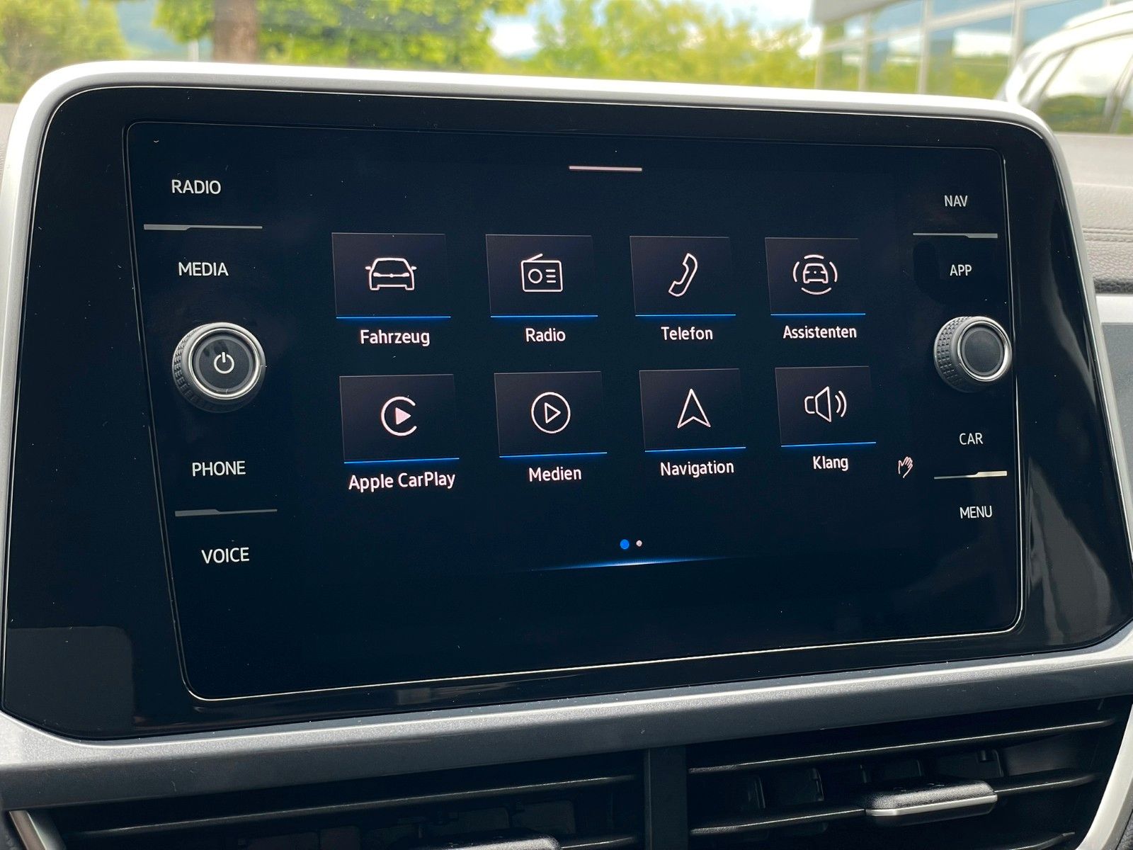 Volkswagen T-Roc Style - Samsaru's Car Outlet