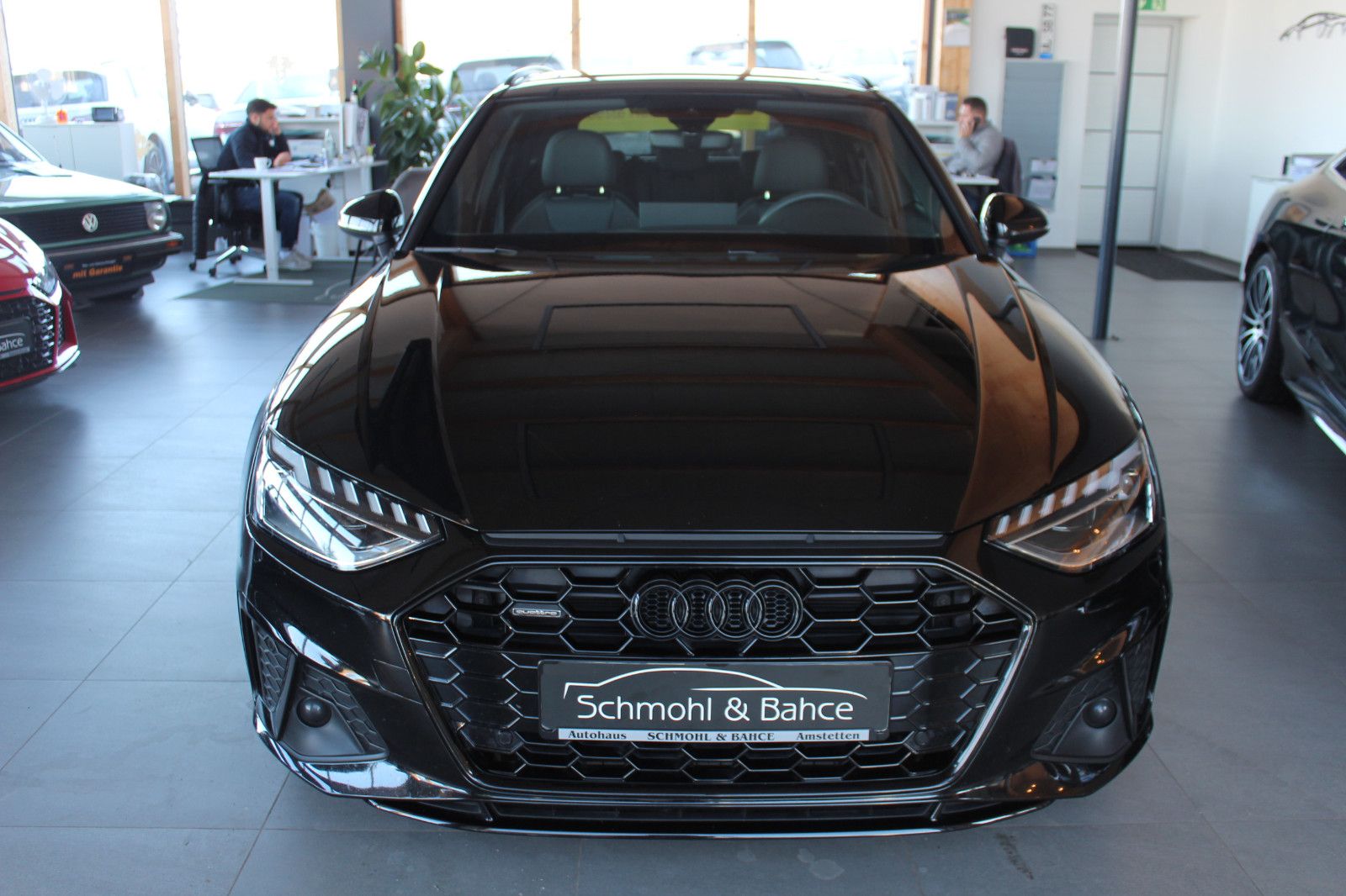 Audi A4 Avant 40 TDI quattro S line - Samsaru's Car Outlet