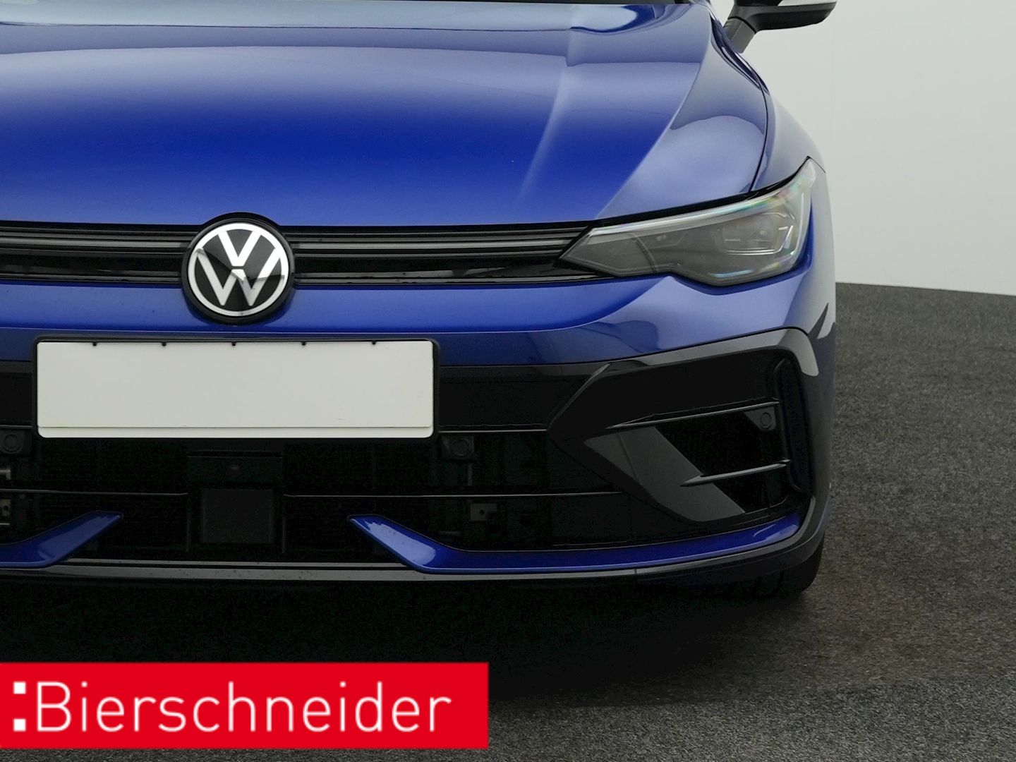 Volkswagen Golf R 8 2.0 TSI DSG 4Mo. Blackstyle 5-J-GAR PAN