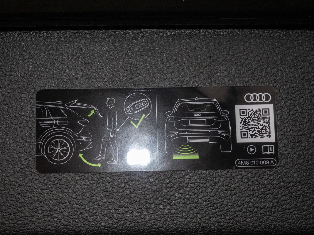 Audi Q7 SUV S line 55 TFSIe quattro AHK PANO B+O HUD