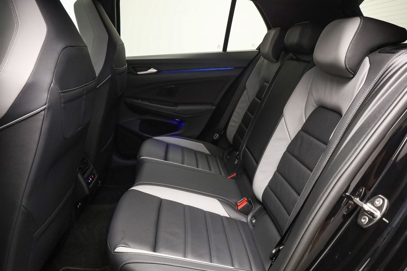 Volkswagen Golf VIII 2.0 TDI DSG GTD*BLACK-STYLE*IQ.LIGHT*A