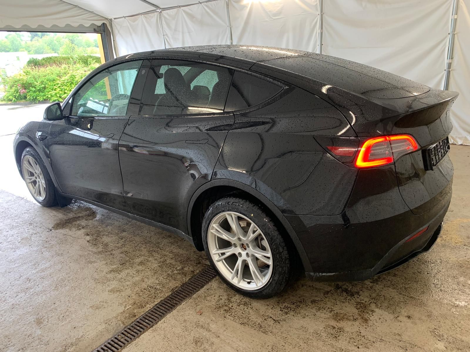 Tesla Model Y Long Range Dual AWD 360 Kam Autopilot 3
