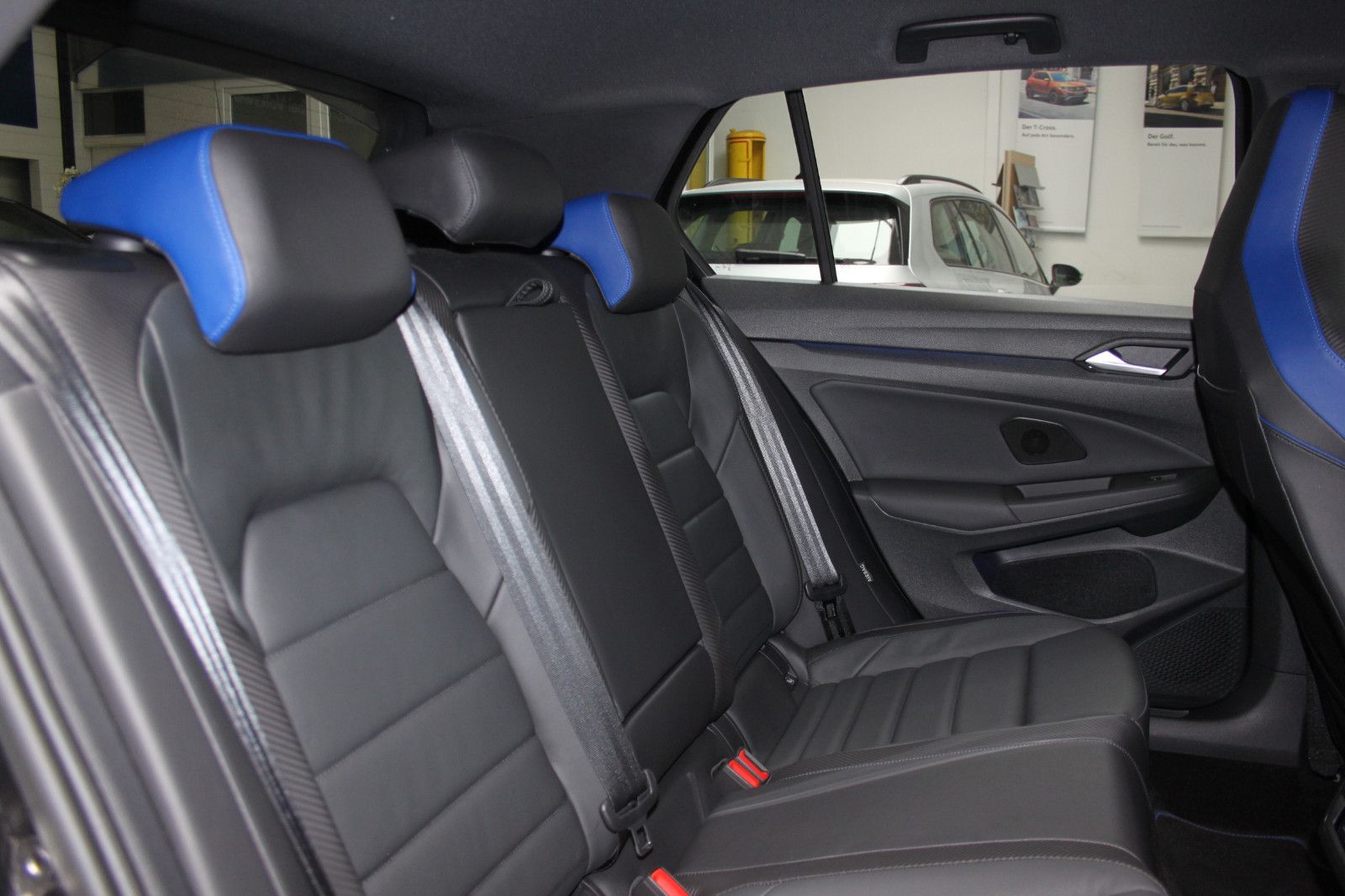 Volkswagen Golf VIII Lim./R/BLCKSTYLE/DSG/LEDER/R-PERFO-PAK
