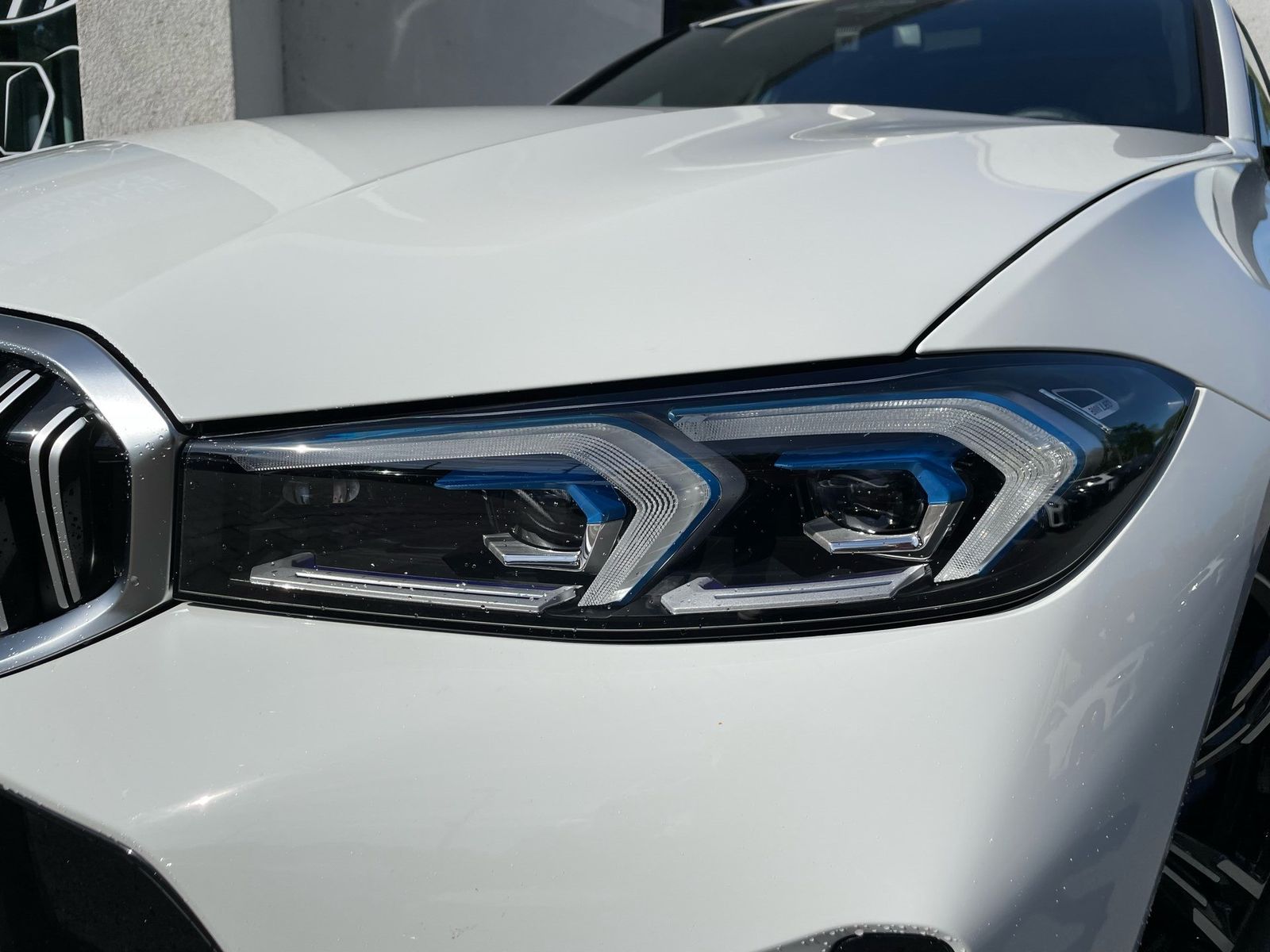 BMW 330e xDrive Tour M Sport || AHK Pano ACC 360 H&K