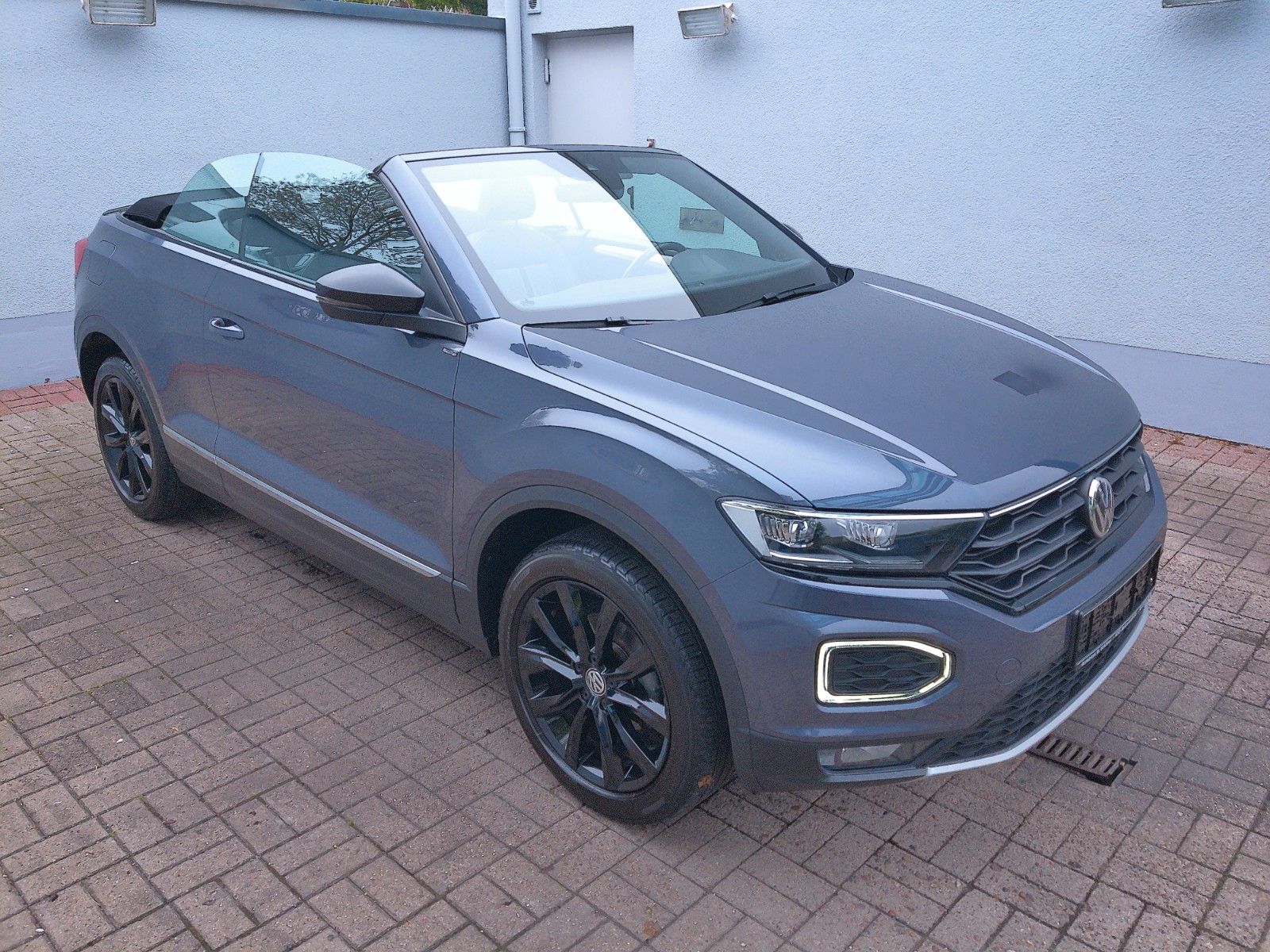 Volkswagen T-Roc Style Black - Samsaru's Car Outlet