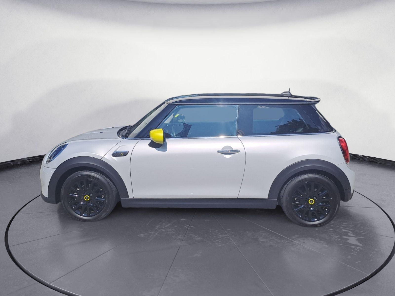 MINI Cooper SE Classic - Samsaru's Car Outlet