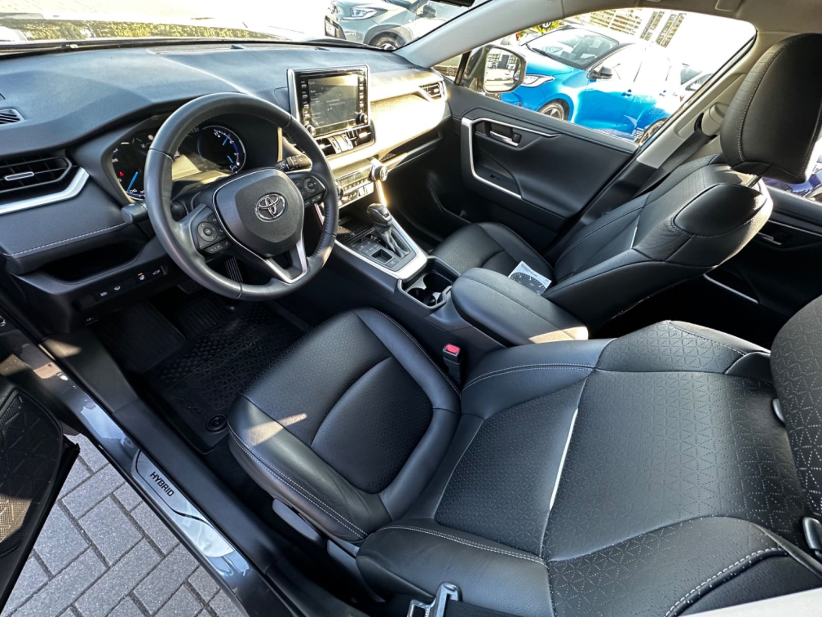 Toyota Hybrid 4x2 Club - Samsaru's Car Outlet