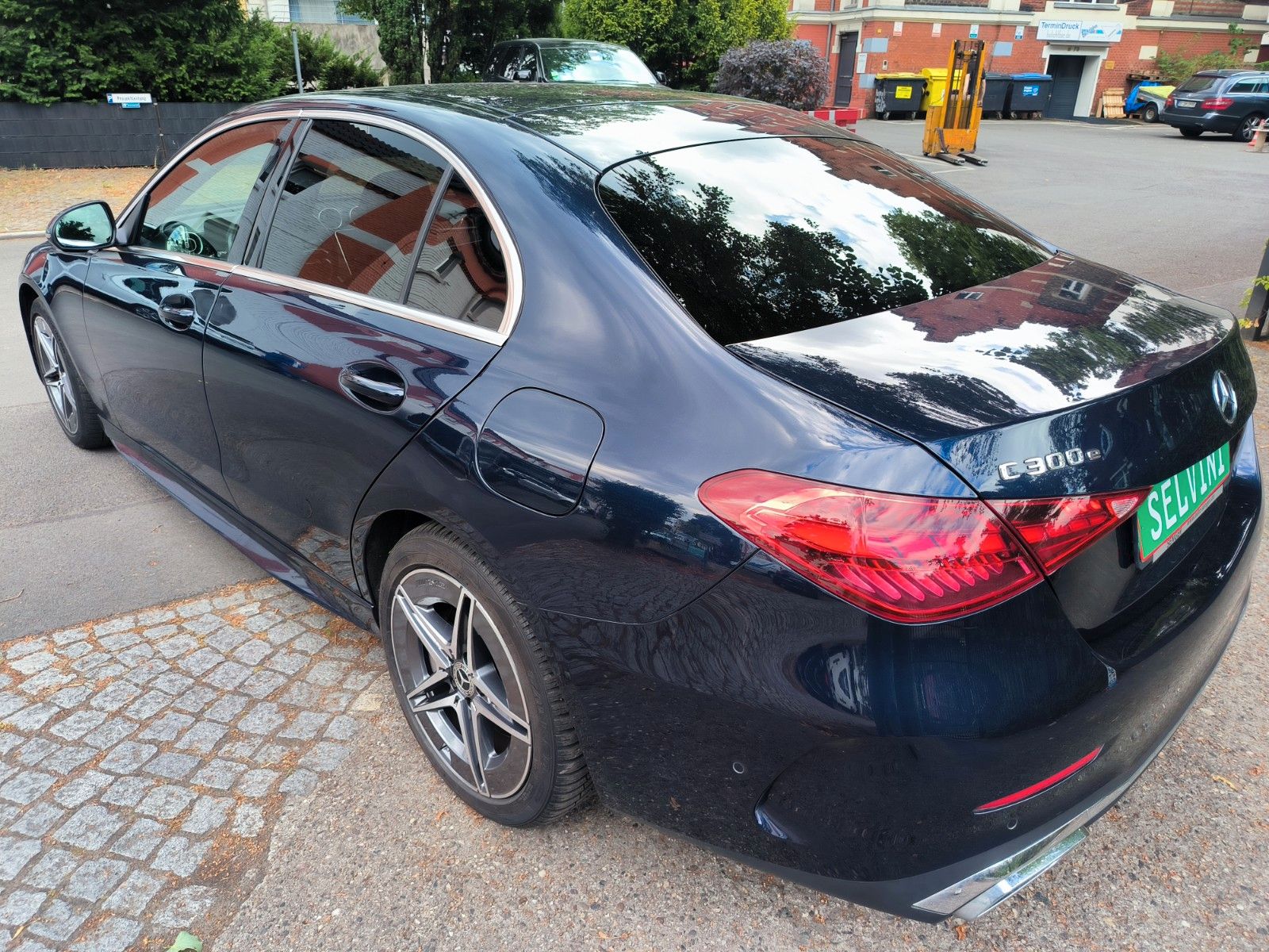 Mercedes-Benz C 300 e AMG LINE - Samsaru's Car Outlet
