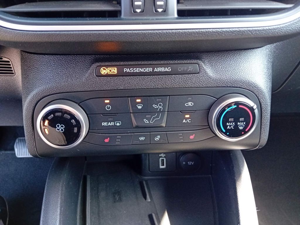 Ford Focus Turnier 2.0 EcoBlue Aut. - Samsaru's Car Outlet
