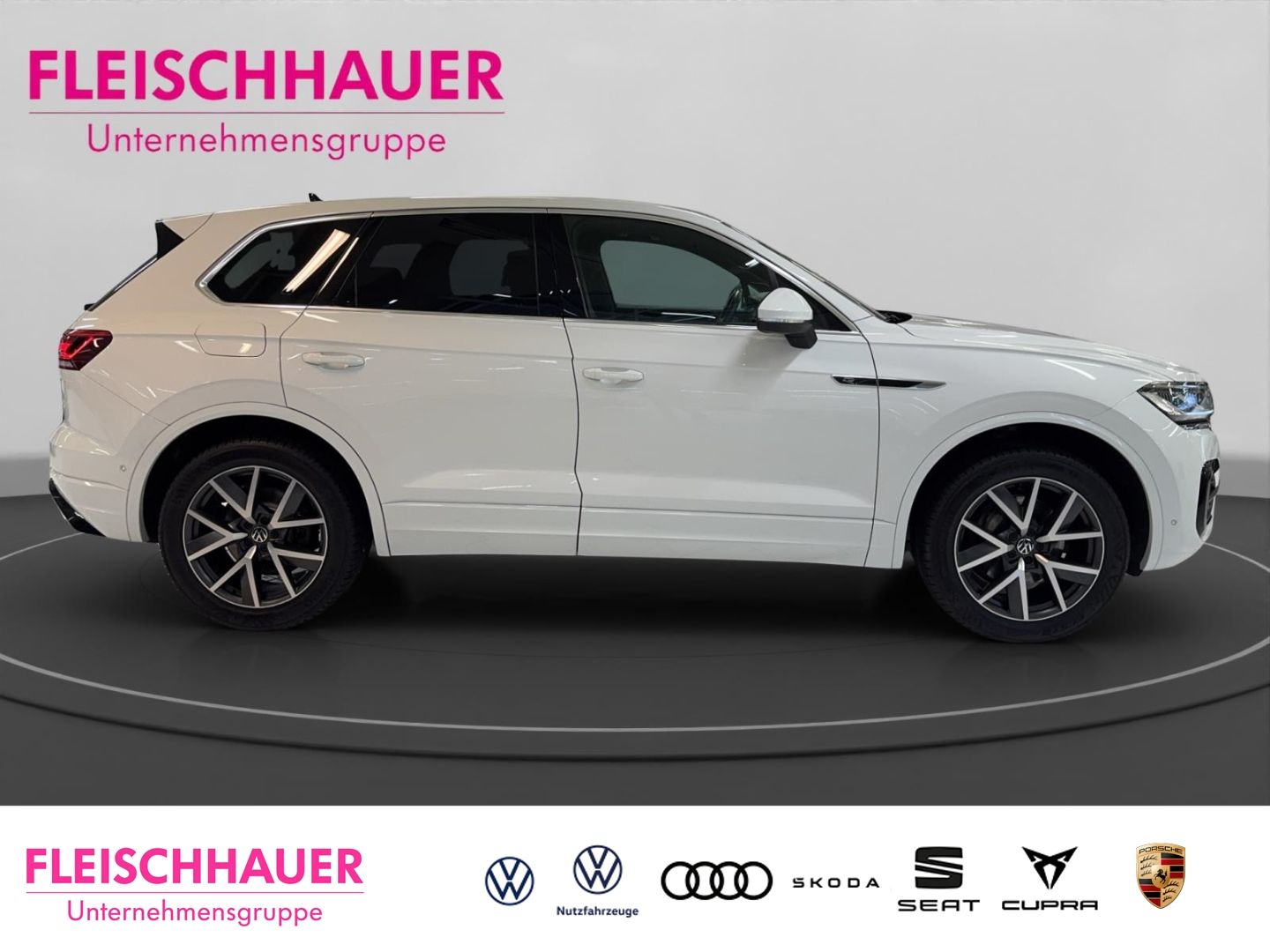 Volkswagen Touareg 3.0 TDI V6 4M R-Line - Samsaru's Car Outlet