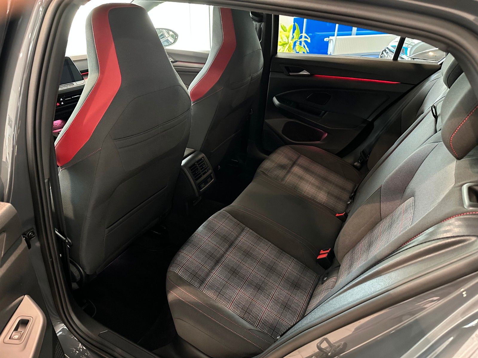 Volkswagen Golf VIII GTI - Samsaru's Car Outlet