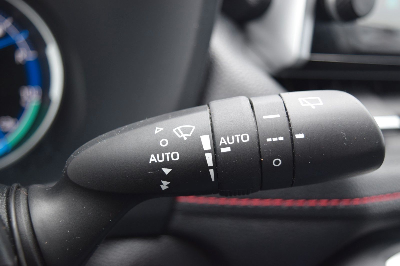 Toyota RAV 4 Plug-in Hybrid - Samsaru's Car Outlet