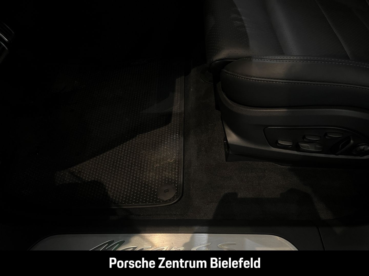 Porsche Macan 4S Burmester Rückfahrkamera Luftfederung