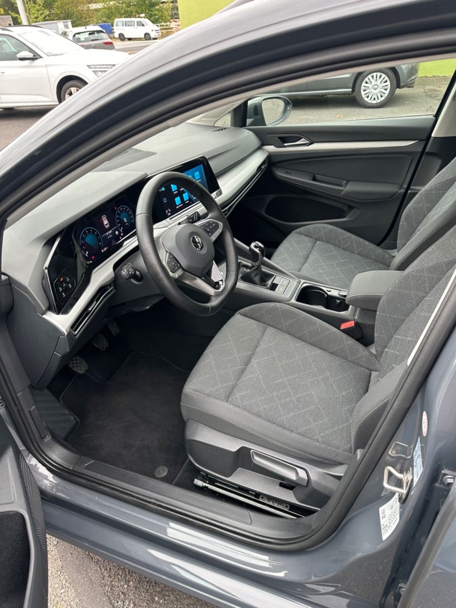 Volkswagen Golf VIII Variant 1.0TSI - Samsaru's Car Outlet