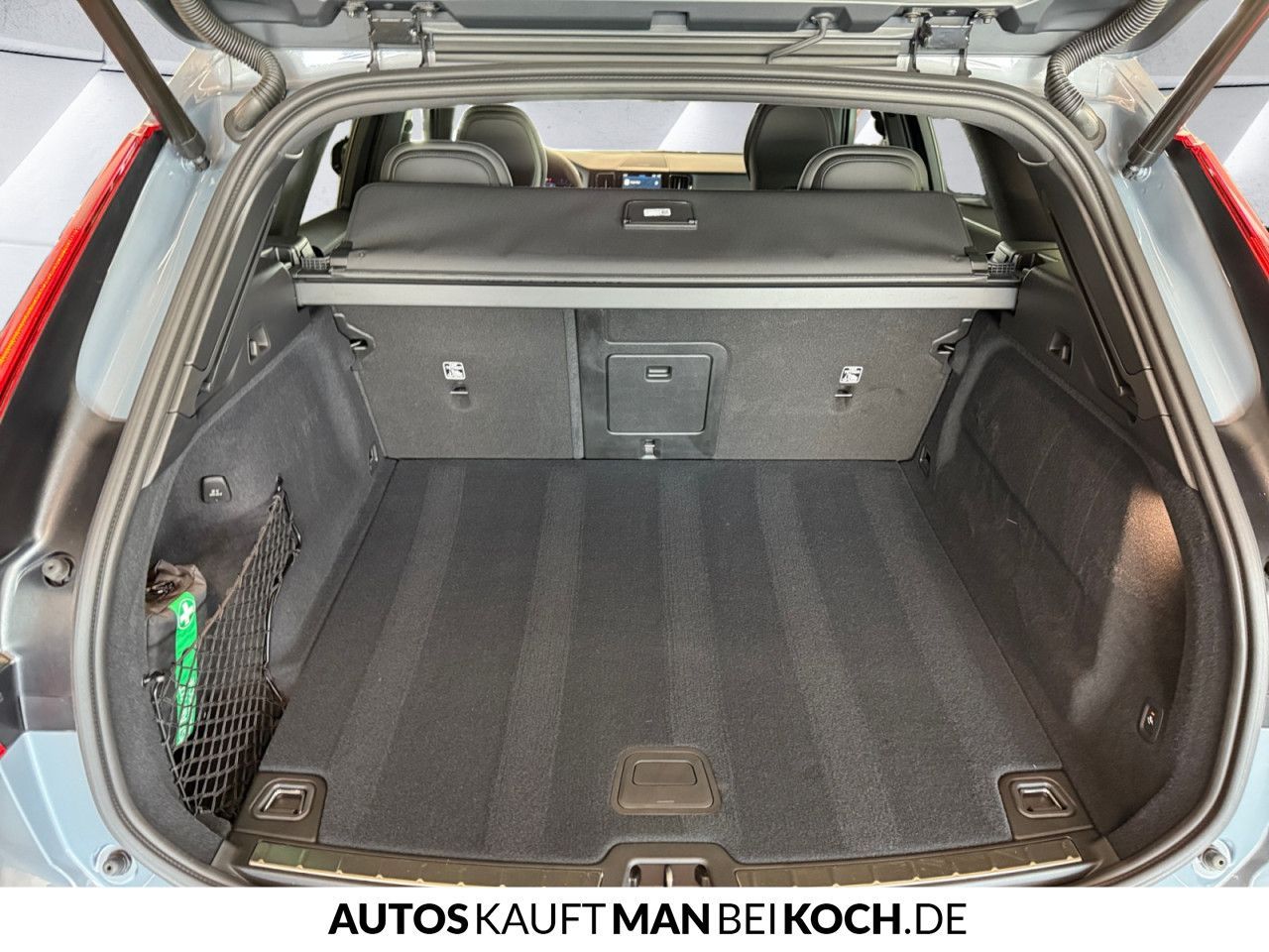 Volvo XC60 B5 AWD PlusDark ACC BLIS AHK VLED 4xSHz H&K