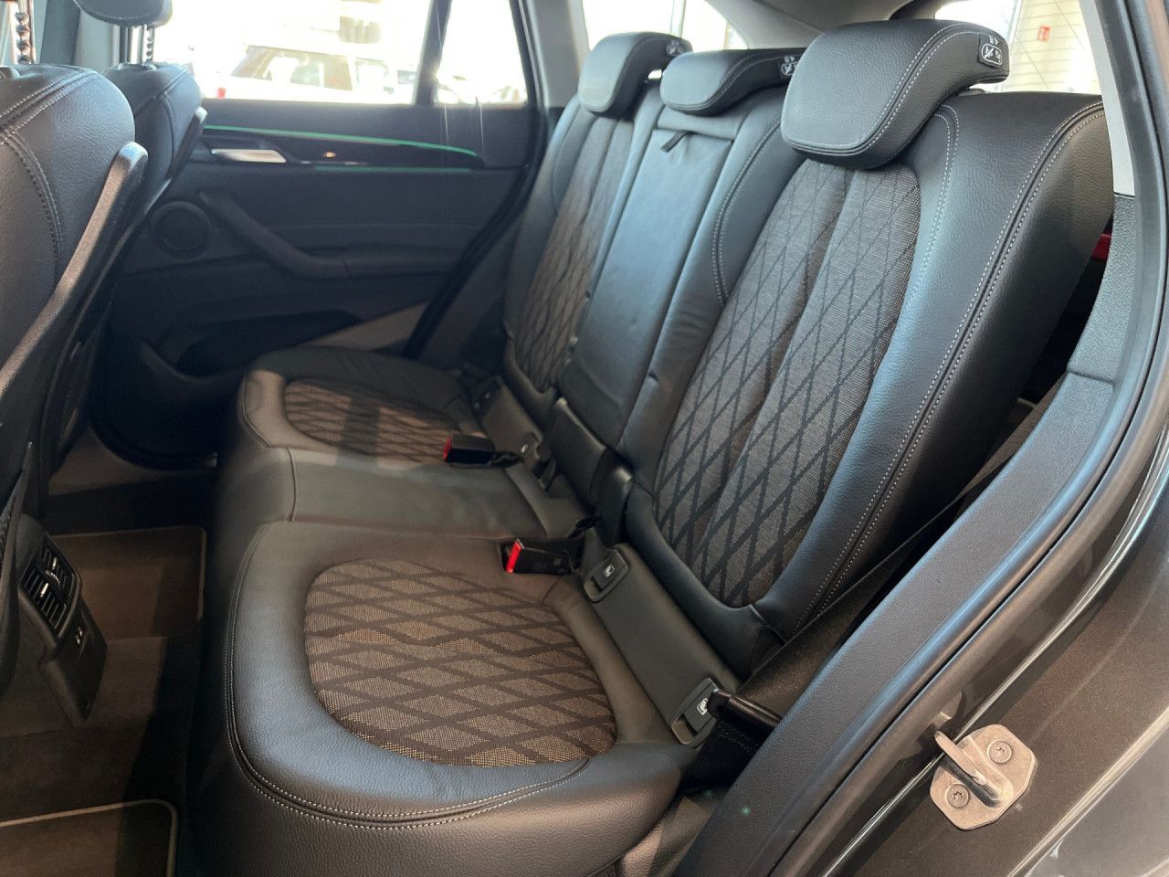 BMW X1 xDrive25e RFK - Samsaru's Car Outlet