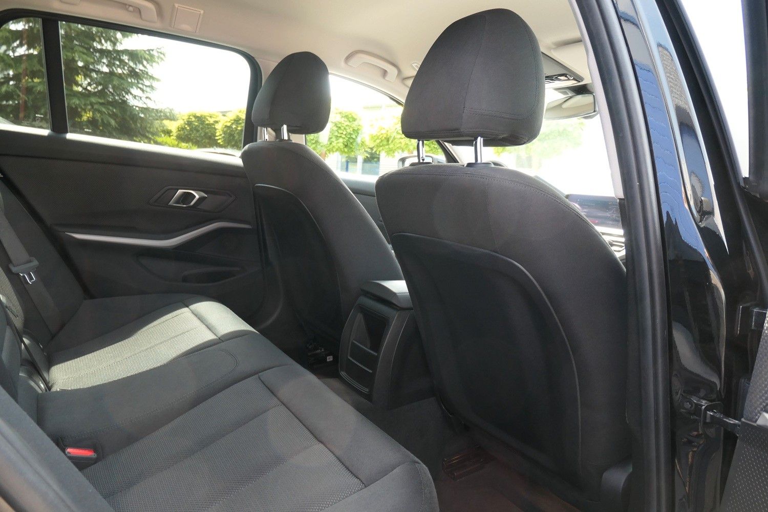 BMW 318 i Touring - Samsaru's Car Outlet
