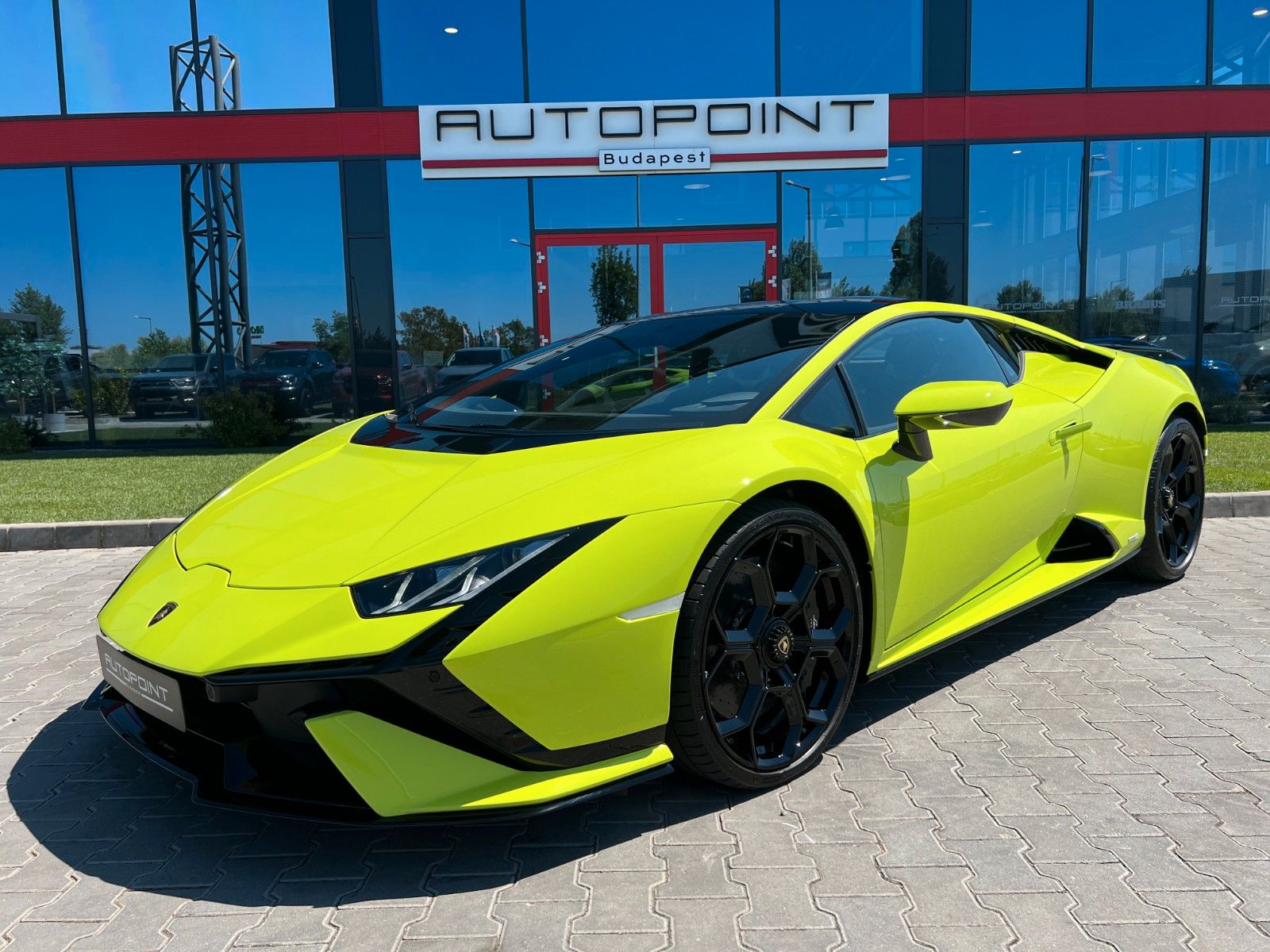 Lamborghini Huracán Tecnica - Samsaru's Car Outlet