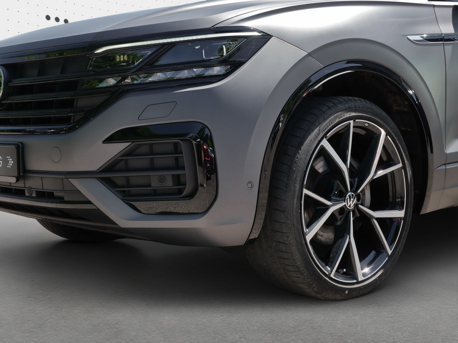 Volkswagen Touareg R-Line 3.0 TDI - Samsaru's Car Outlet