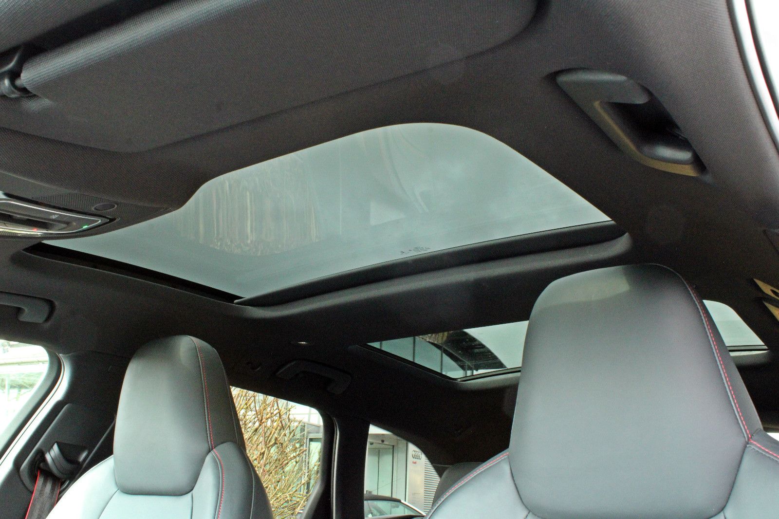Audi RS6 Avant BLACK AHK PANO LASER HUD 280km/h LUFT