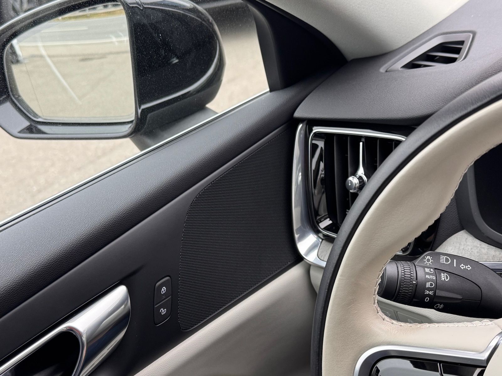 Volvo V60 T6*AWD*Recharge*AHK*Leder*Winterpaket*Keyles