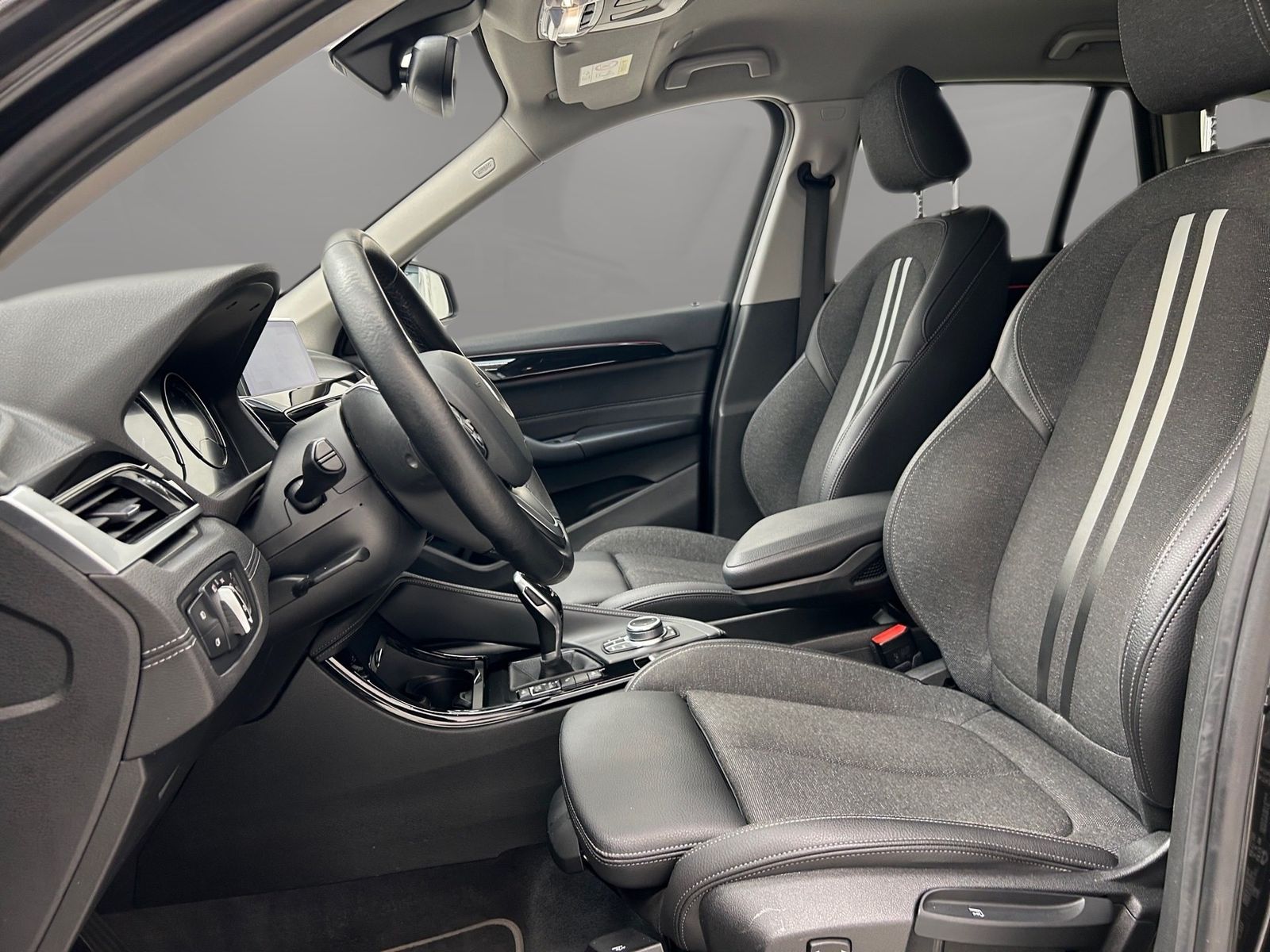 BMW X1 xDrive20i Sport Line - Samsaru's Car Outlet