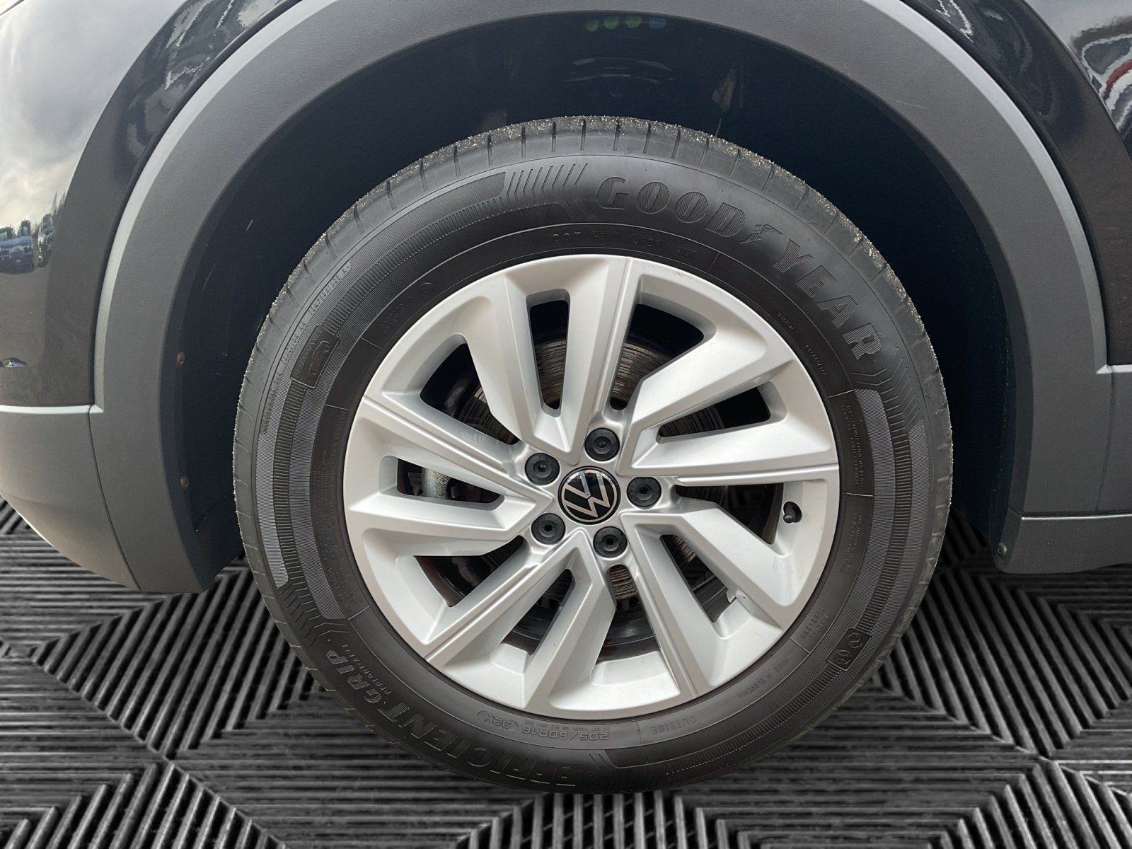 Volkswagen T-Cross 1.5 TSI DSG Life - Samsaru's Car Outlet
