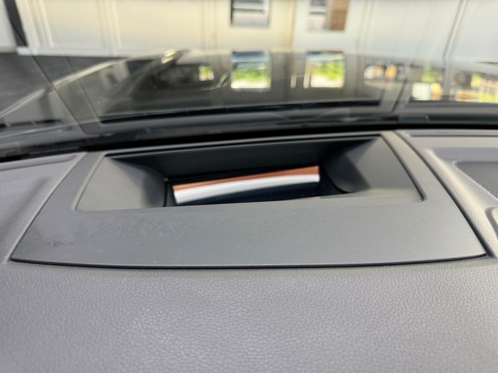 Volkswagen R-Line - Samsaru's Car Outlet