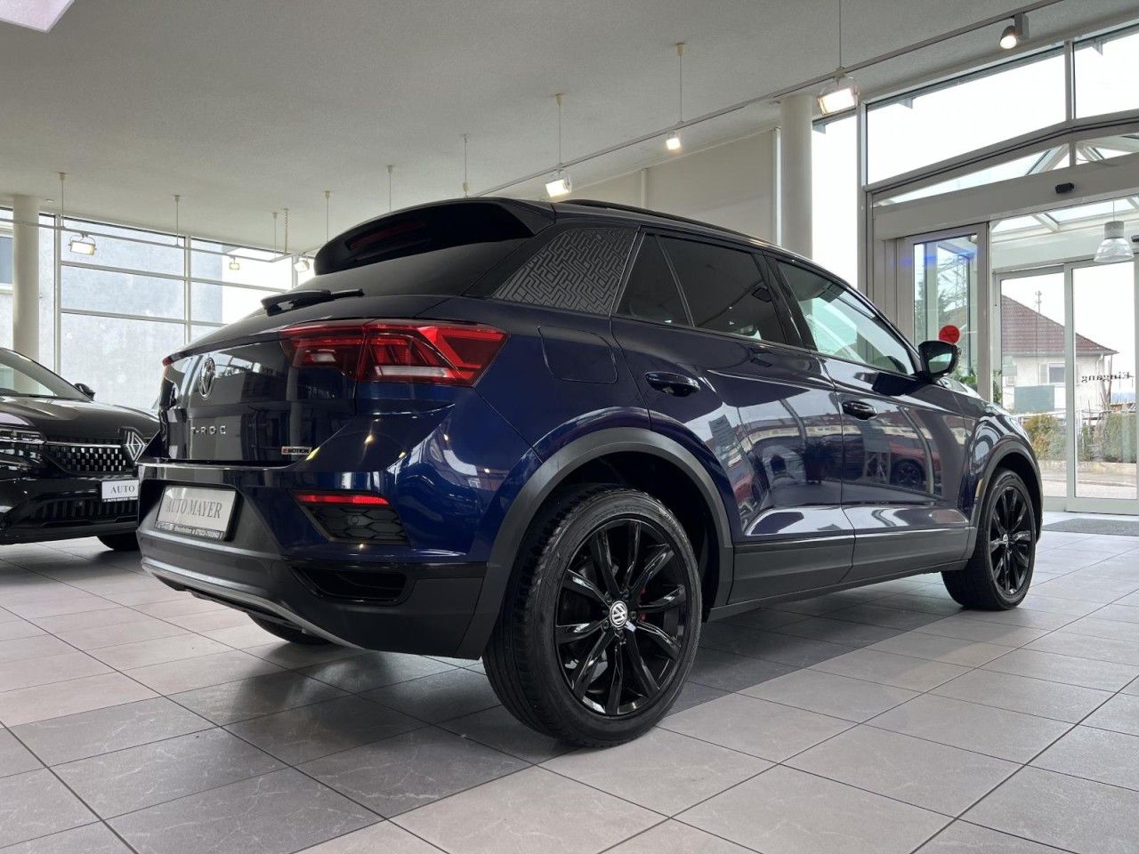 Volkswagen T-Roc Sport 4Motion 2.0 TSI DSG - Samsaru's Car Outlet