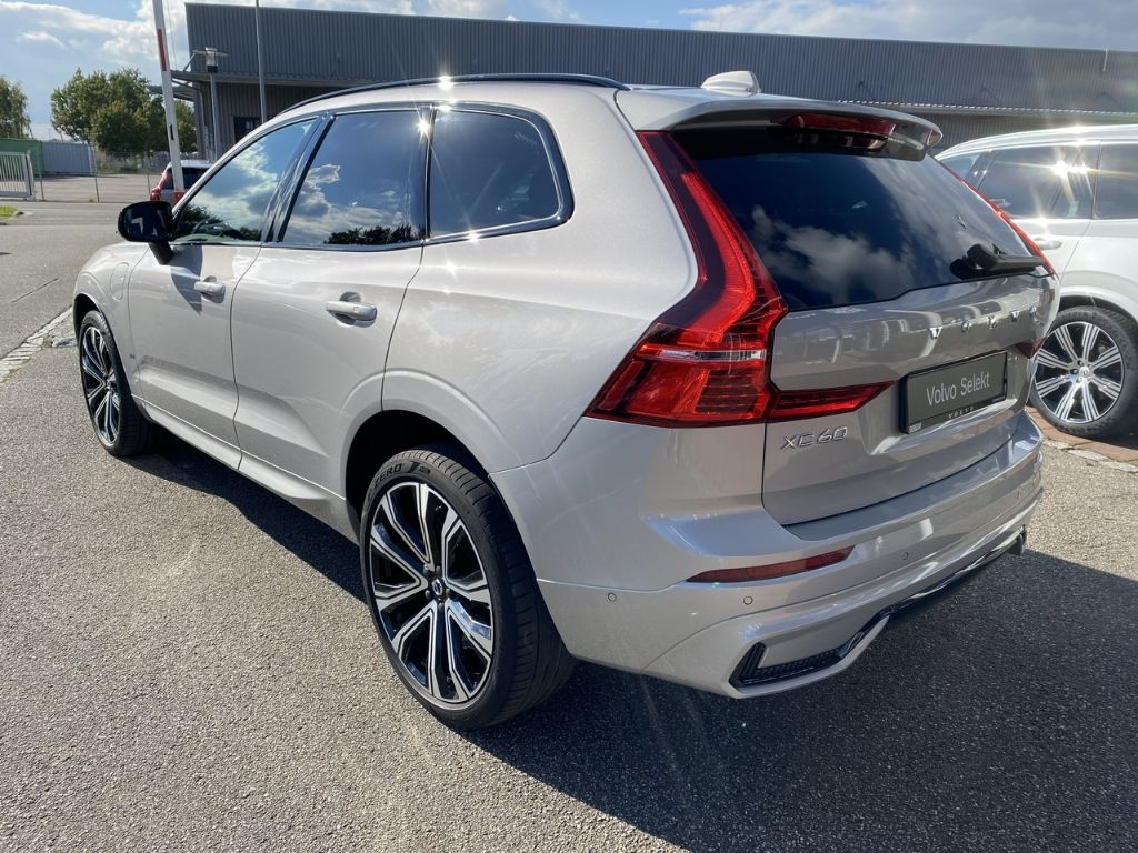Volvo XC60 R Design Recharge Plug-In Hybrid AWD T8 Twi
