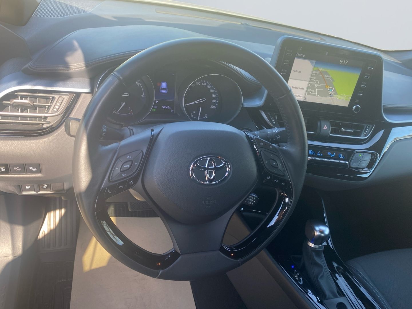 Toyota C-HR 2.0 Hybrid - Samsaru's Car Outlet