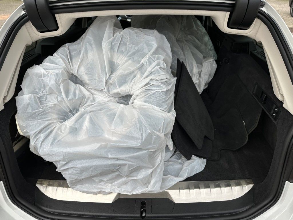 BMW 330 e Touring Aut. Advantage - Samsaru's Car Outlet