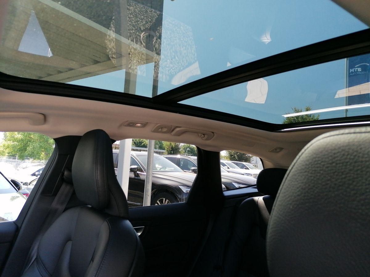 Volvo XC60 inscription  AWD (253+145PS) Navi, Panodach