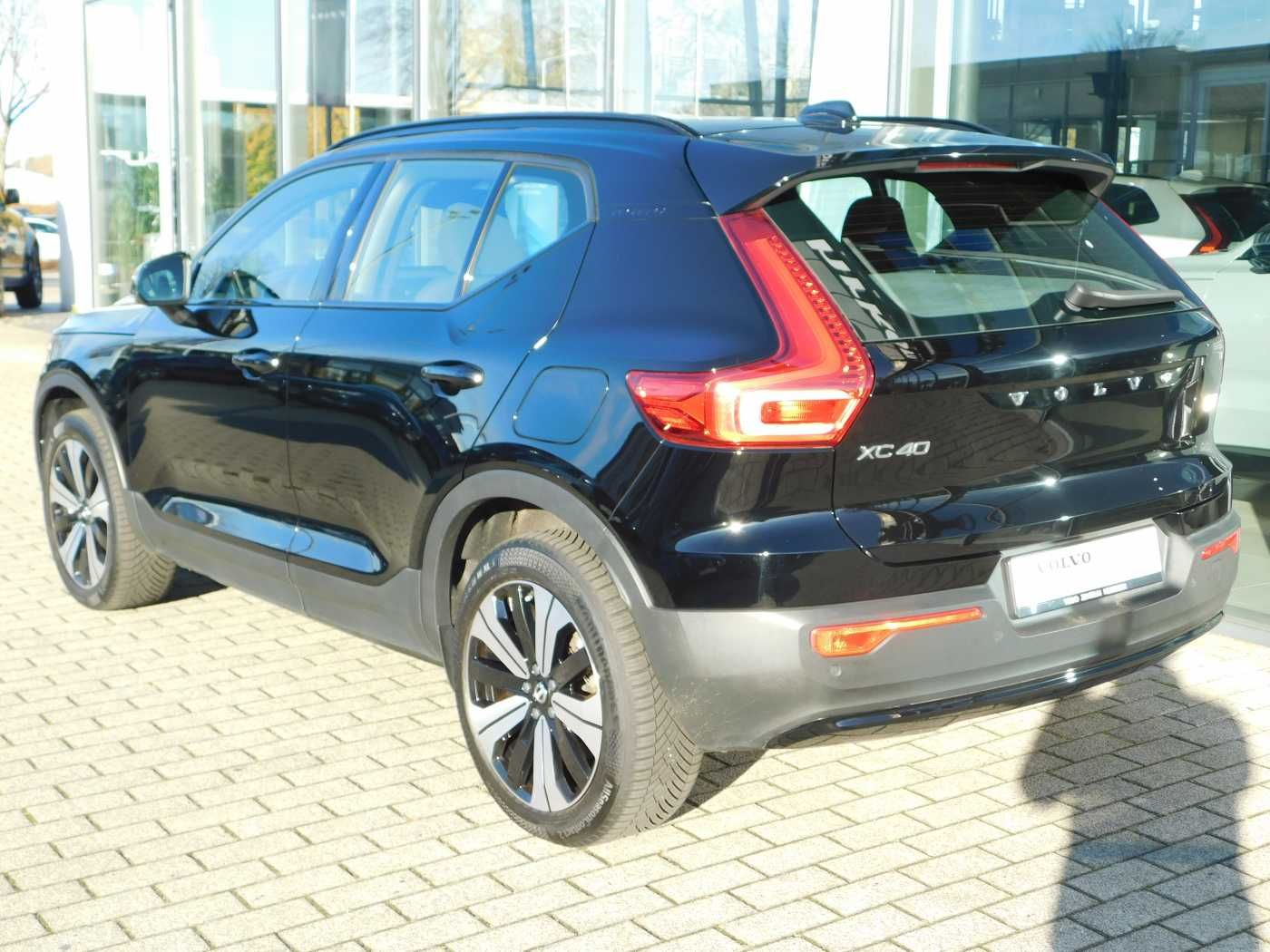 Volvo XC40 Recharge Twin Motor AWD Plus 'AHK, GJR'