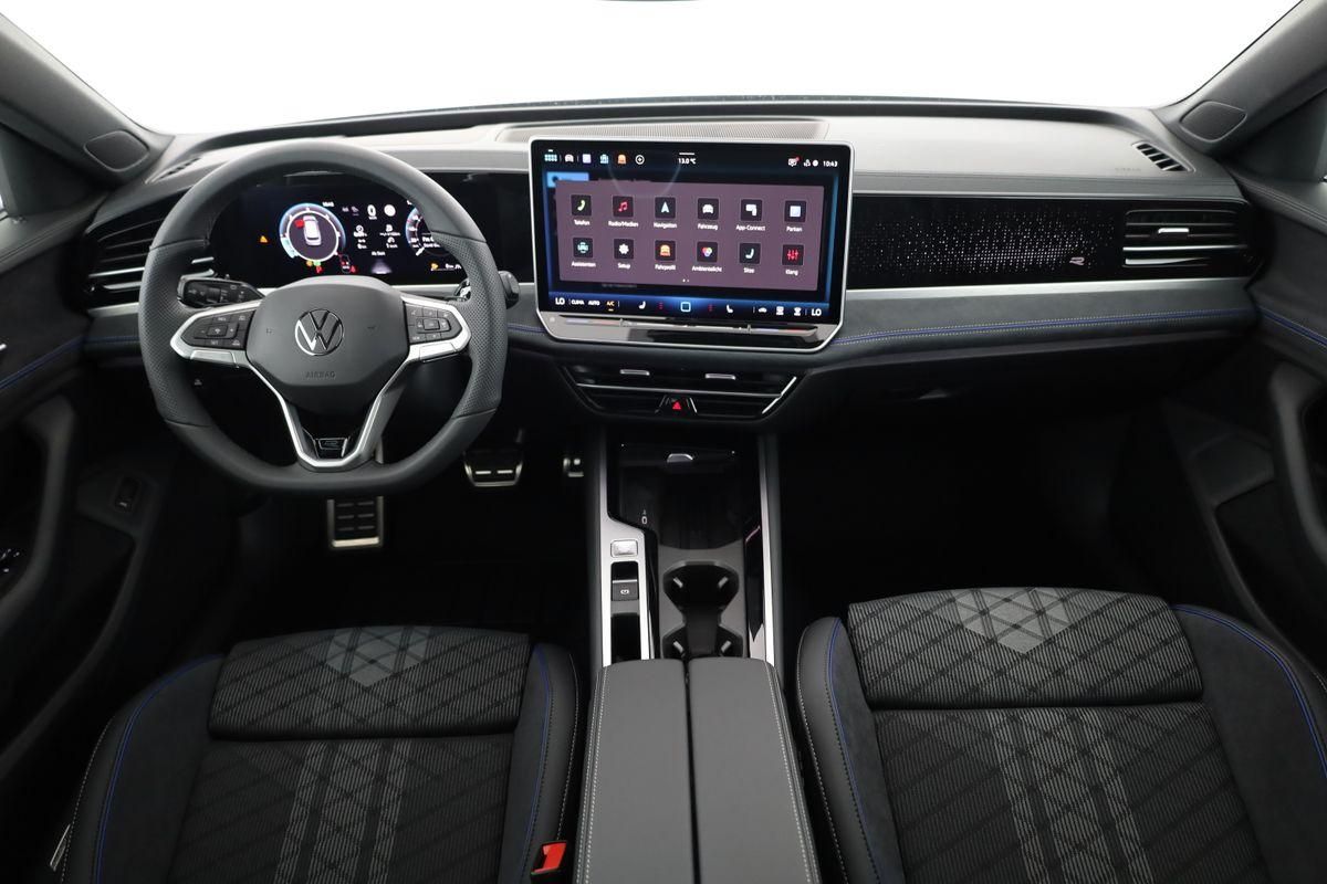 Volkswagen Passat Variant TDI DSG 4M R-LINE, Pano, AHK, IQ.