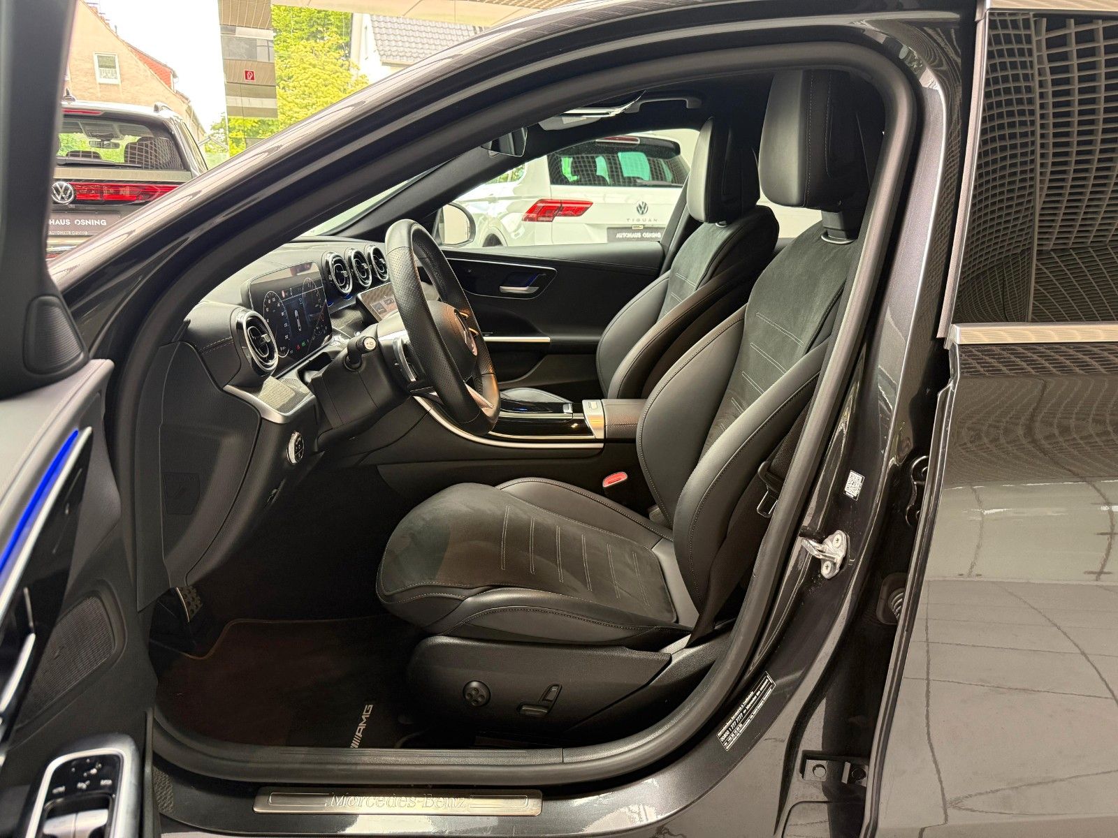 Mercedes-Benz C 300 e AMG - Samsaru's Car Outlet