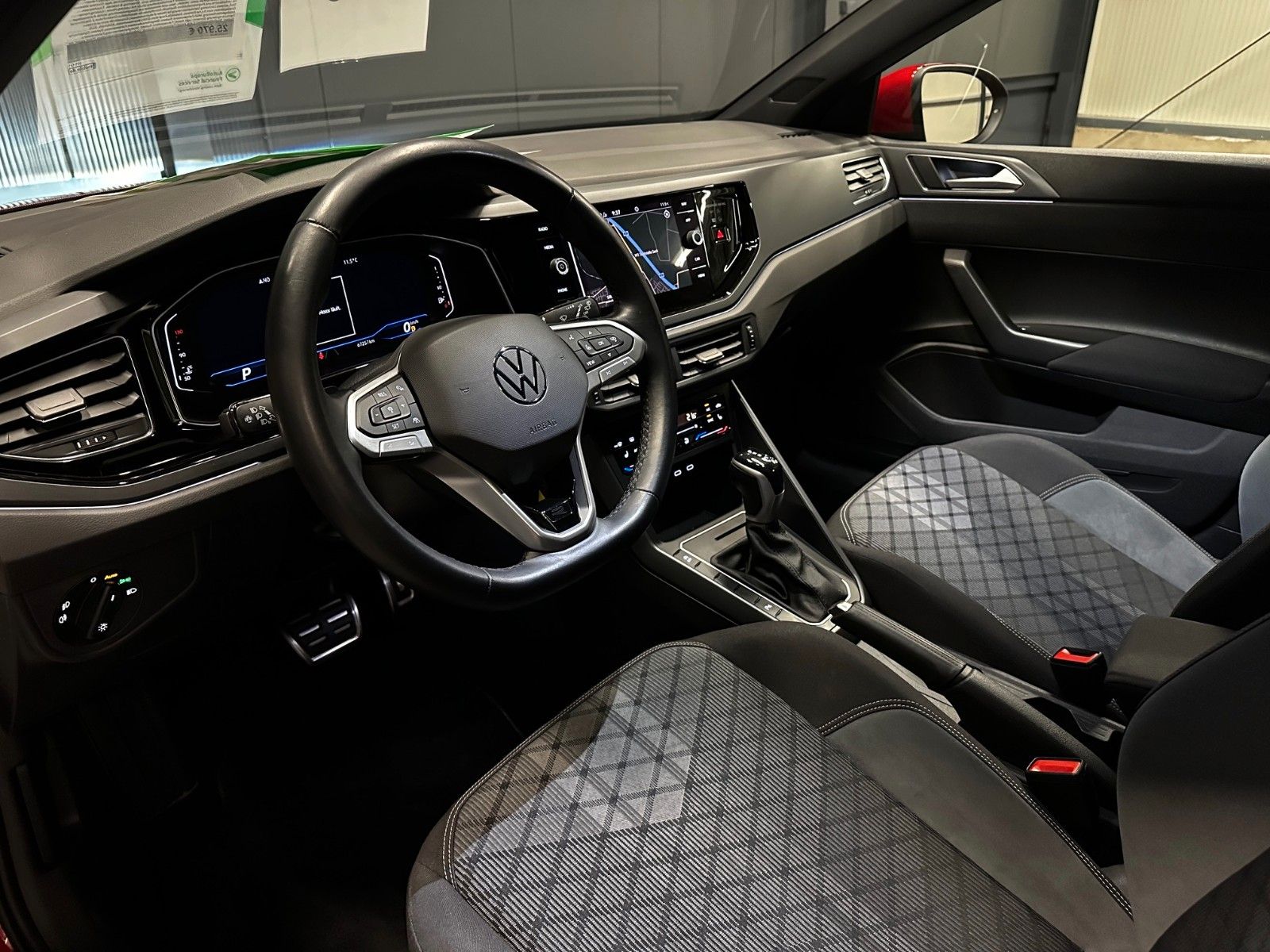 Volkswagen Taigo 1.5 TSI DSG R-Line - Samsaru's Car Outlet