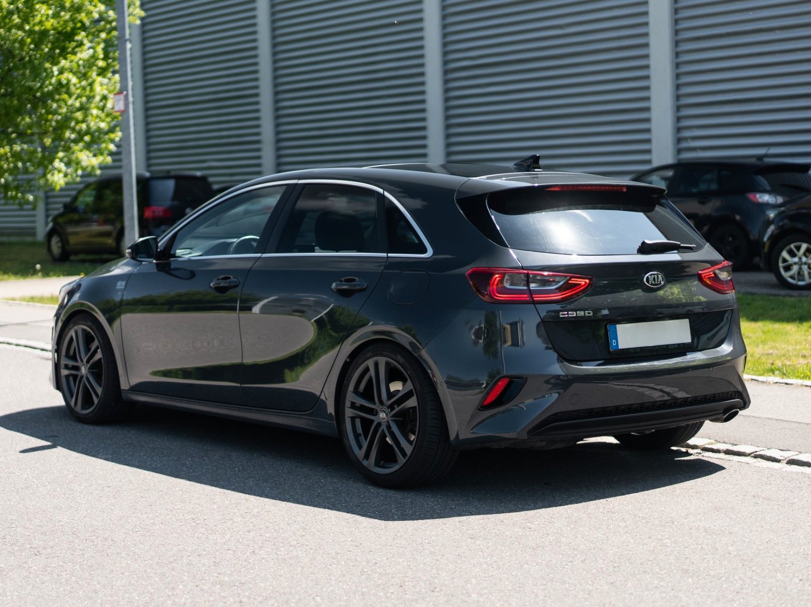Kia Ceed Platinum Edition - Samsaru's Car Outlet