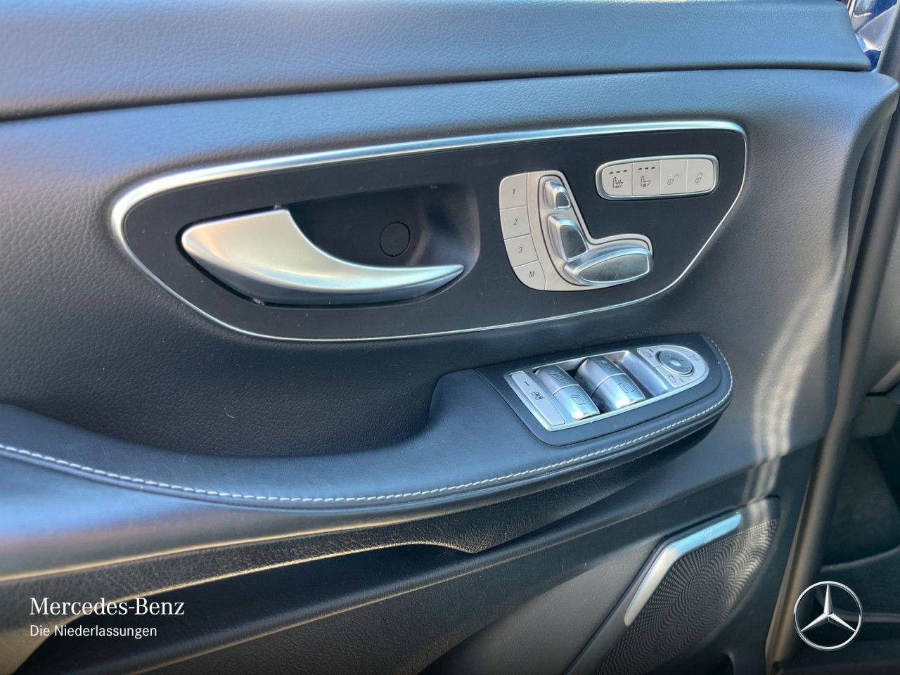 Mercedes-Benz V 300 d 4M EXCLUSIVE EDITION - Samsaru's Car Outlet