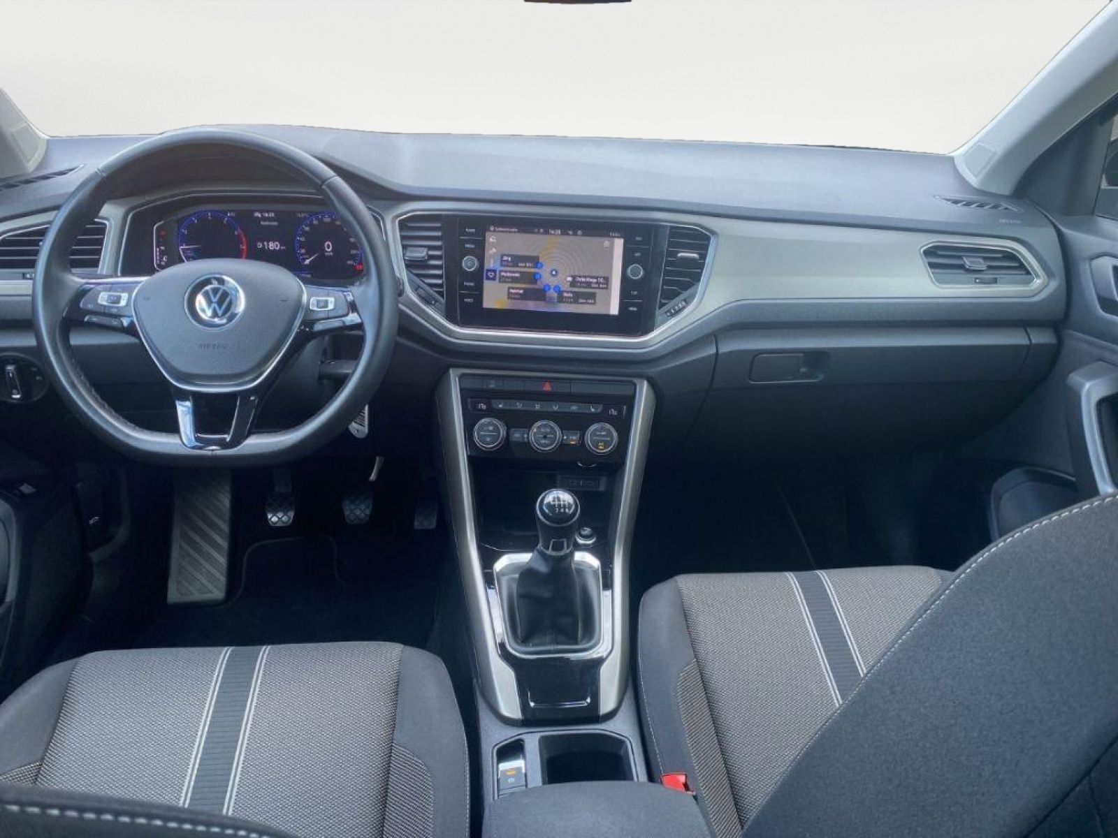 Volkswagen T-Roc 1.0 TSI Style - Samsaru's Car Outlet