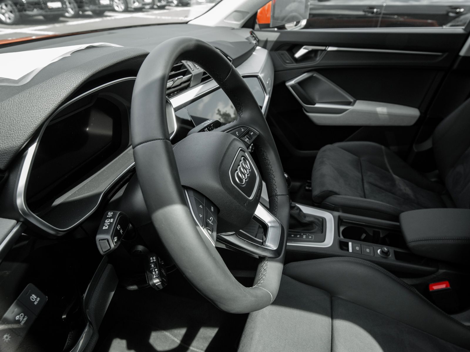 Audi Q3 40 TFSI quattro advanced - Samsaru's Car Outlet